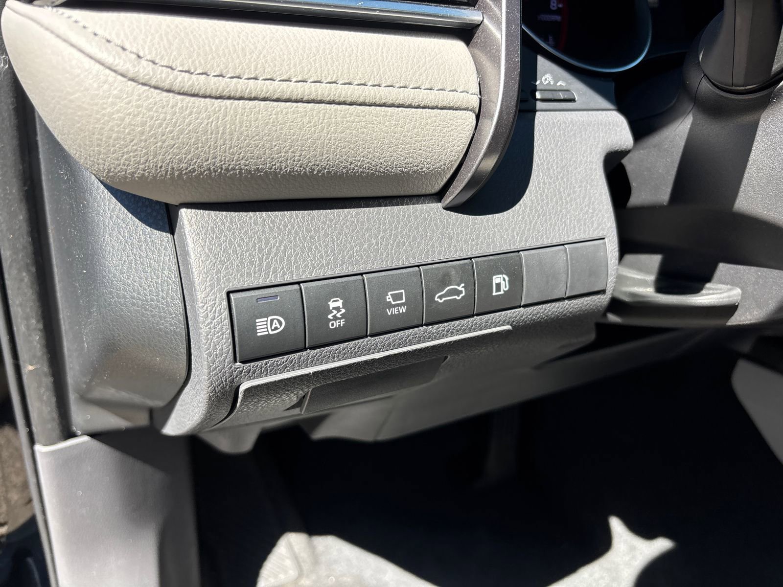 Used 2018 Toyota Camry XSE w/ Audio Package FWD image 14
