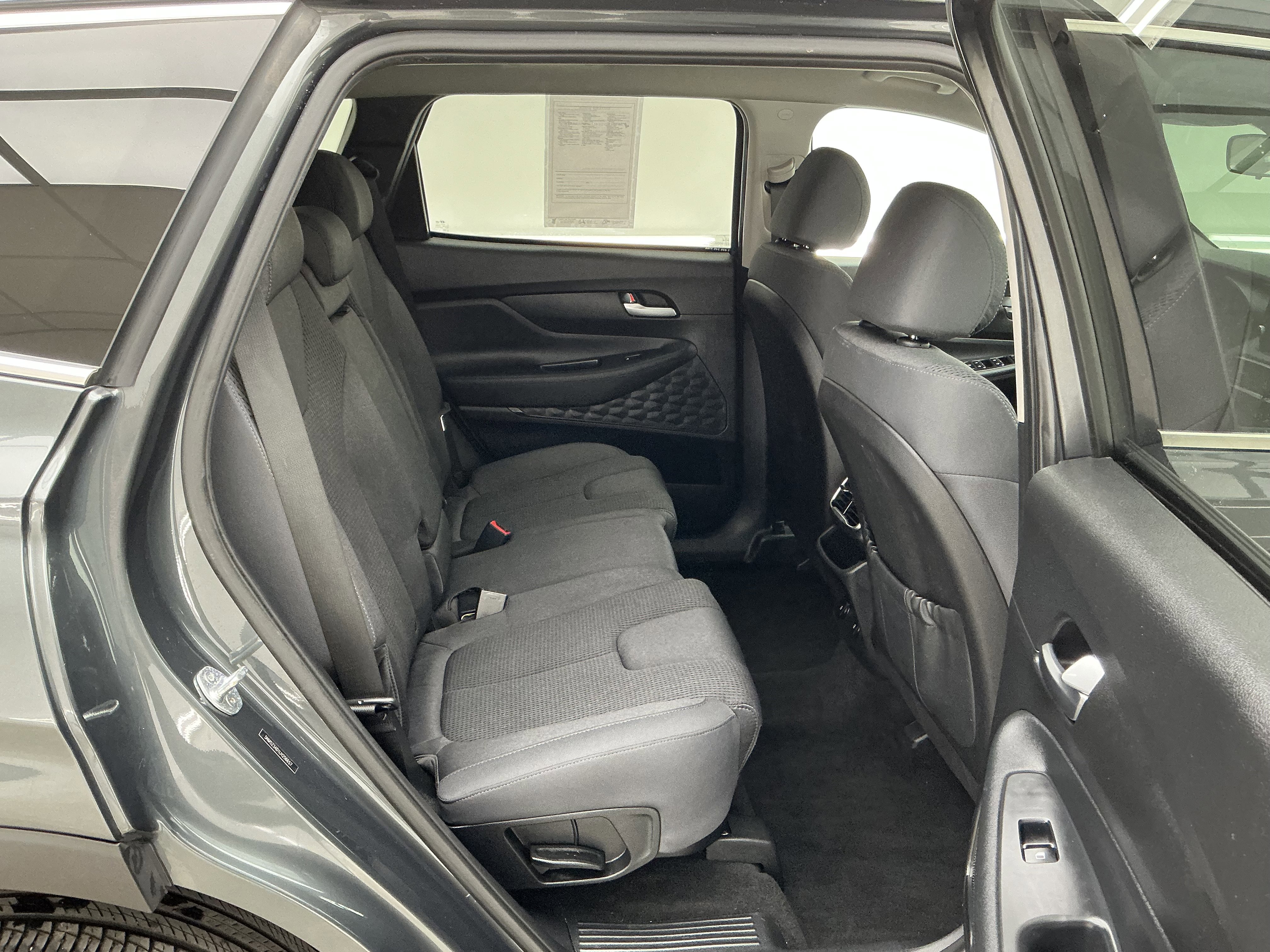 Used 2020 Hyundai Santa Fe SE w/ Cargo Package image 23