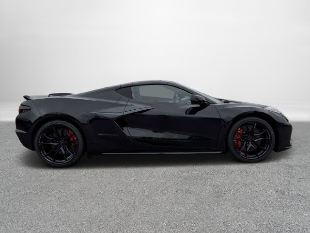 New 2027 Chevrolet Corvette Grand Sport w/ Z52 Sport Performance Package RWD image 3