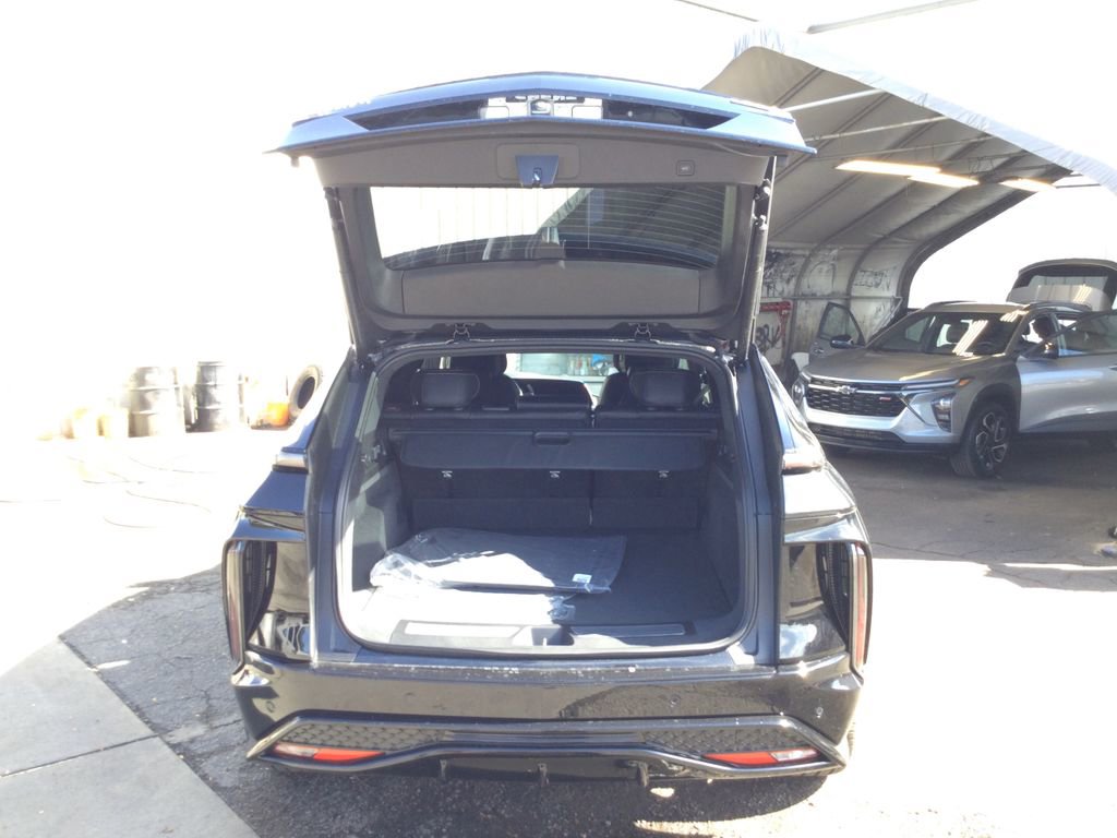 New 2026 Cadillac Lyriq V image 20