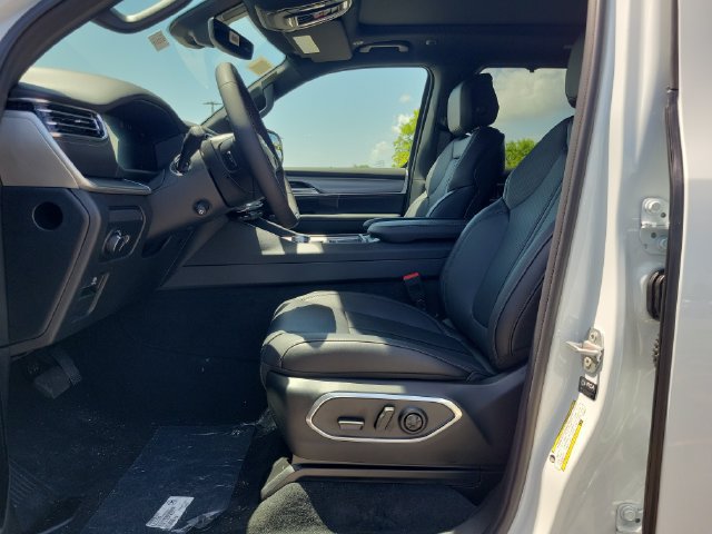 New 2026 Jeep Grand Wagoneer Limited AWD/4WD image 12