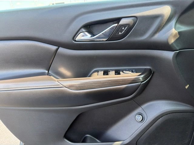 Used 2017 GMC Acadia SLT FWD image 29