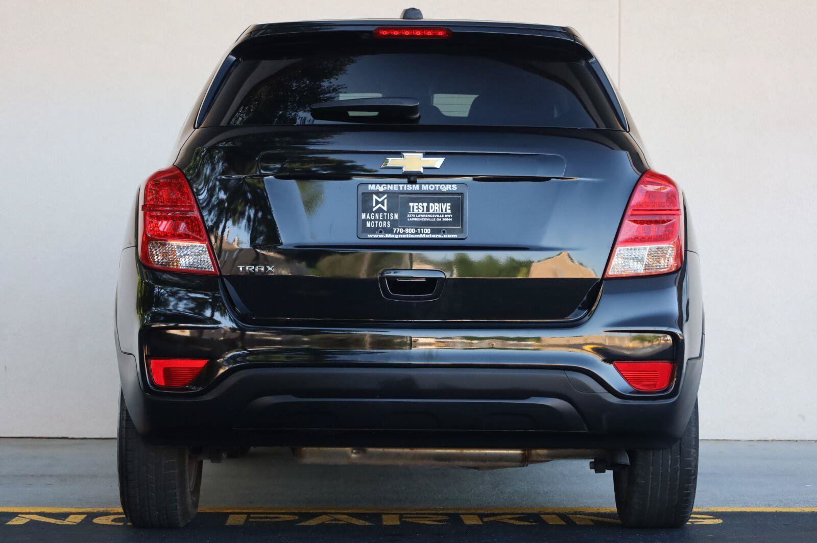 Used 2022 Chevrolet Trax LS w/ Tint and Cruise Package FWD image 11