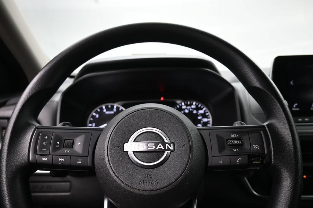 Used 2024 Nissan Rogue S AWD/4WD image 13