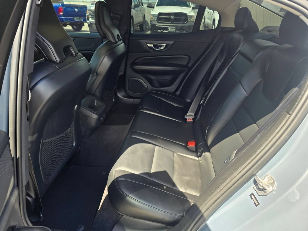 Used 2022 Volvo S60 B5 Momentum w/ Advanced Package FWD image 15