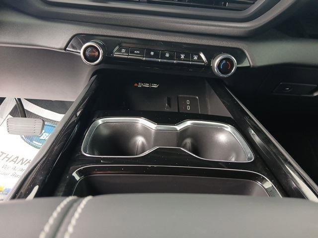 New 2025 Chevrolet Silverado EV LT image 29