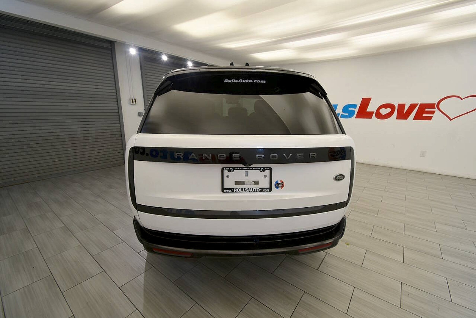 Used 2023 Land Rover Range Rover SE AWD/4WD image 4