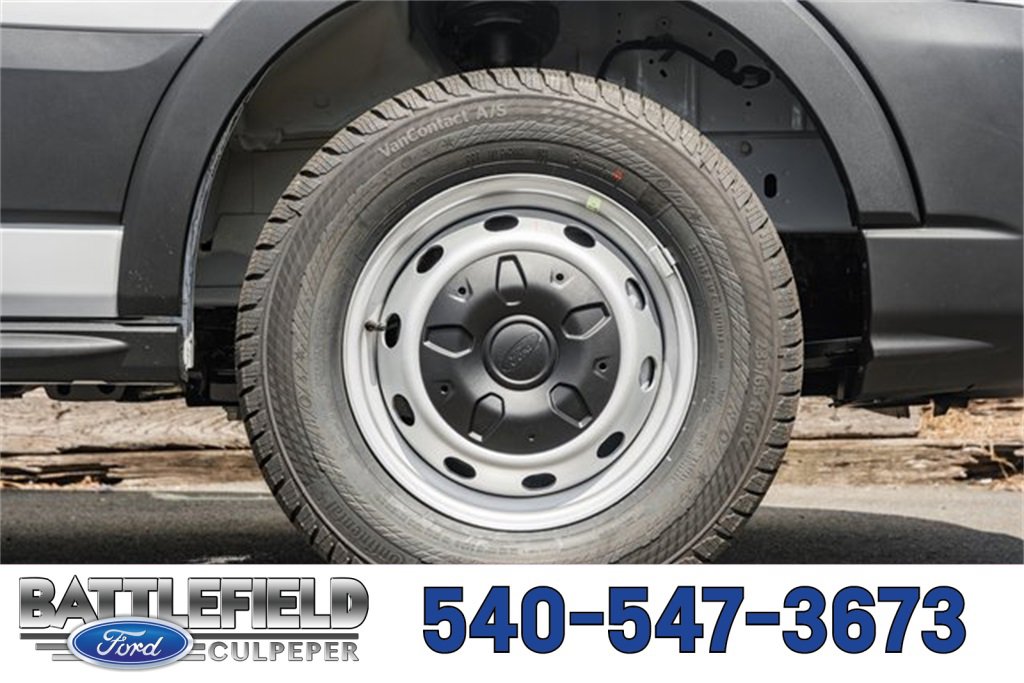 New 2025 Ford Transit 250 148 Medium Roof image 17