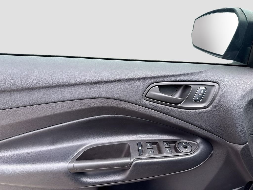 Used 2019 Ford Escape S image 9