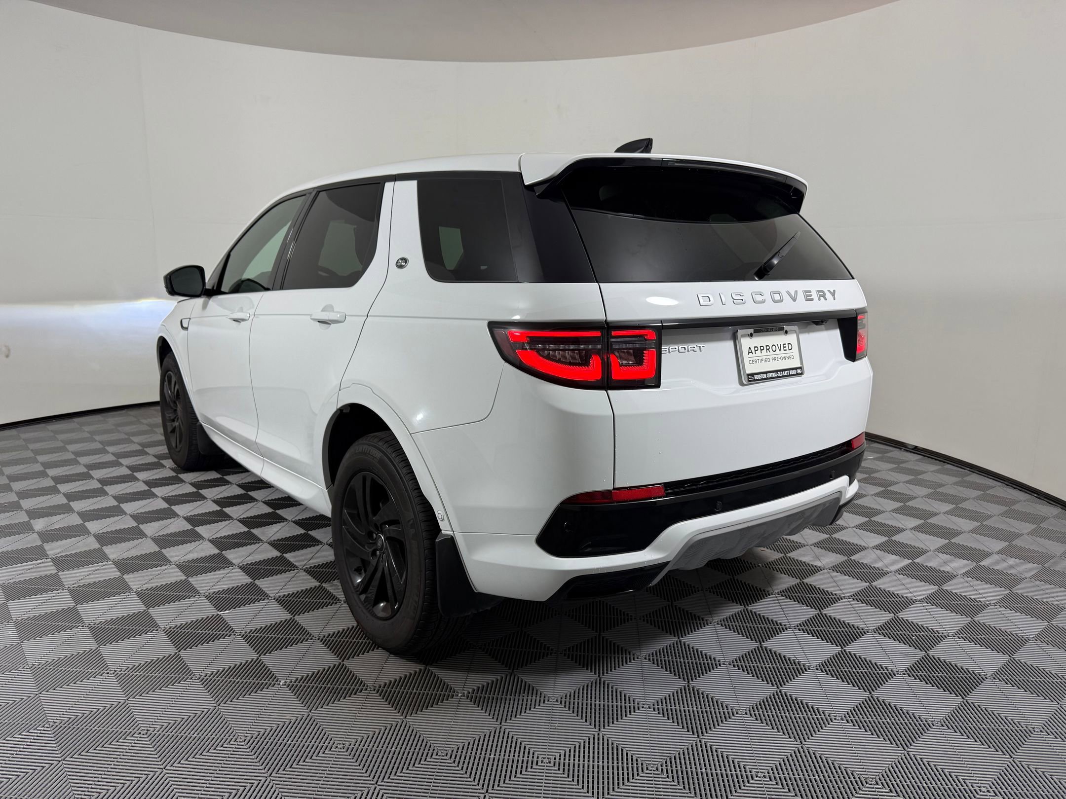 Certified 2024 Land Rover Discovery Sport S image 3