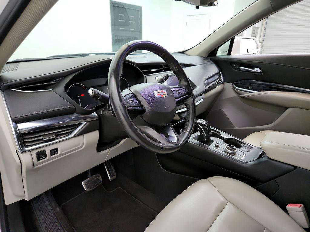Used 2019 Cadillac XT4 Luxury FWD image 13