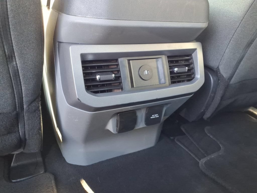 Used 2024 Ford F250 XLT AWD/4WD image 9