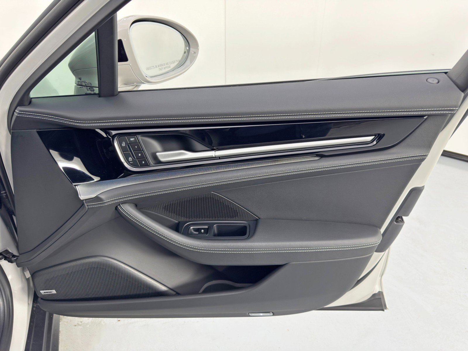 Used 2025 Porsche Panamera 4S image 47