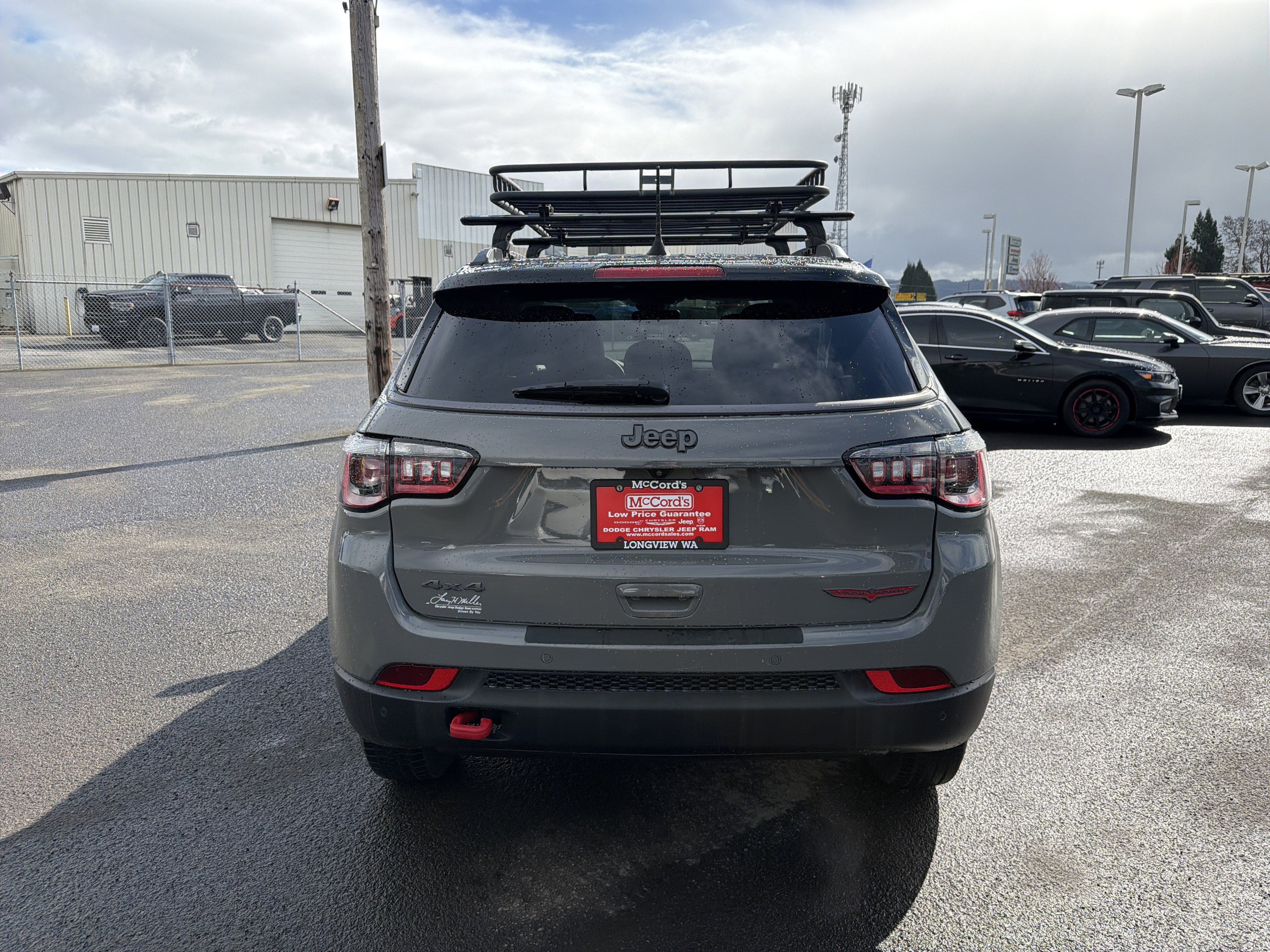 Used 2022 Jeep Compass Trailhawk w/ Trailhawk Convenience Group AWD/4WD image 4