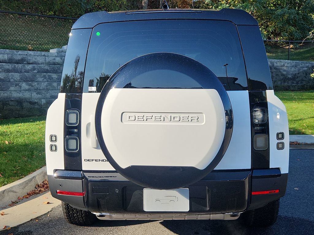Used 2026 Land Rover Defender 130 S image 7