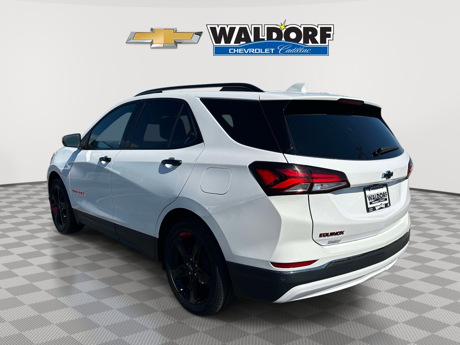 Used 2023 Chevrolet Equinox Premier FWD image 4