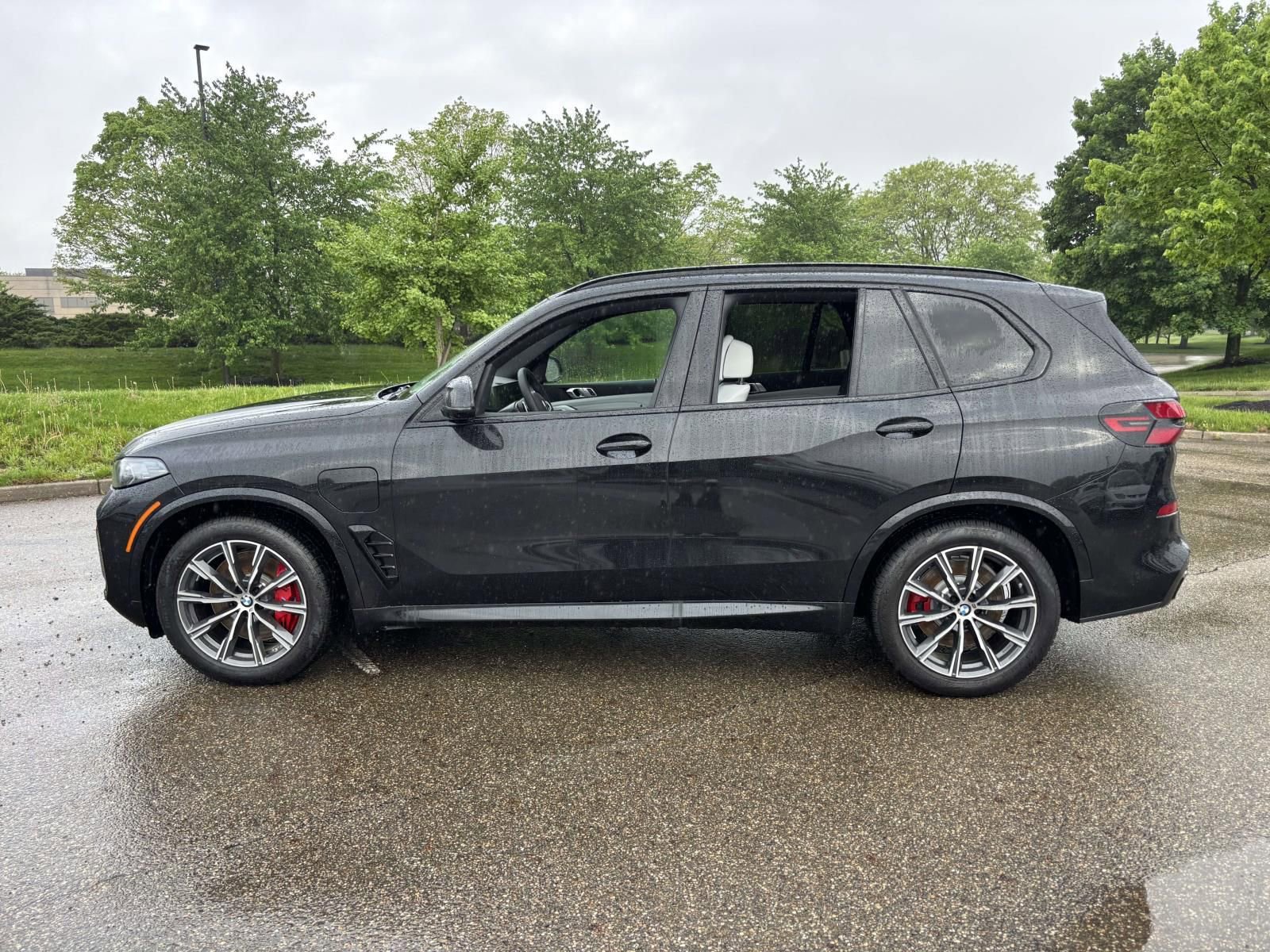 New 2026 BMW X5 xDrive50e w/ M Sport Package AWD/4WD image 8