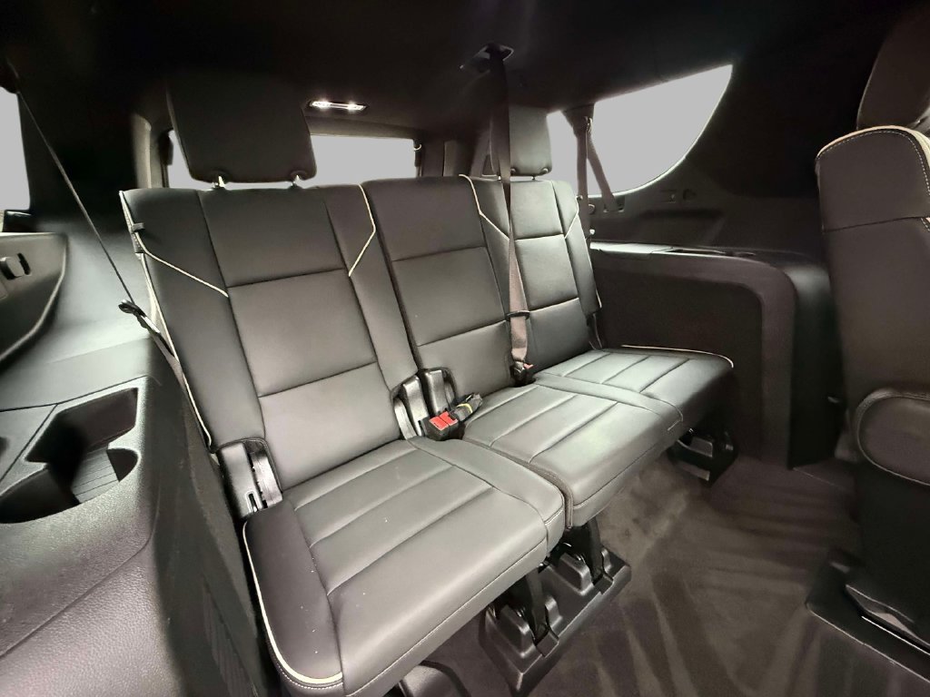 Certified 2025 Cadillac Escalade ESV Sport w/ Touring Package AWD/4WD image 17