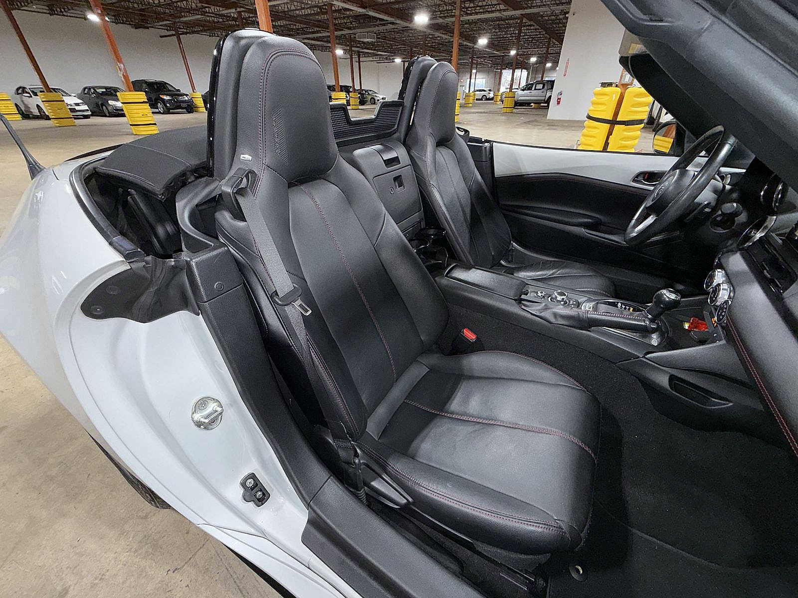 Used 2017 MAZDA MX-5 Miata Grand Touring w/ Appearance Package image 15