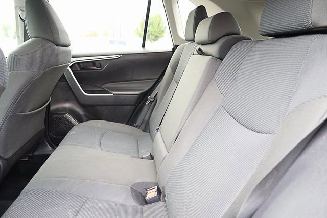 Used 2024 Toyota RAV4 LE image 18