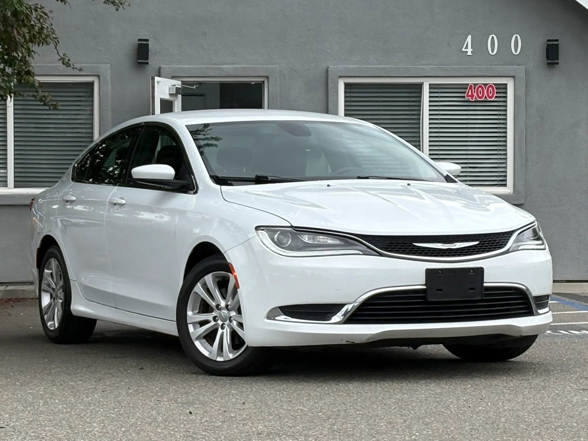 Used 2016 Chrysler 200 Limited w/ Convenience Group FWD image 3