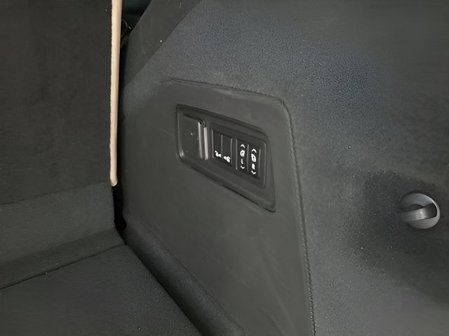 Used 2021 Cadillac Escalade Sport AWD/4WD image 24