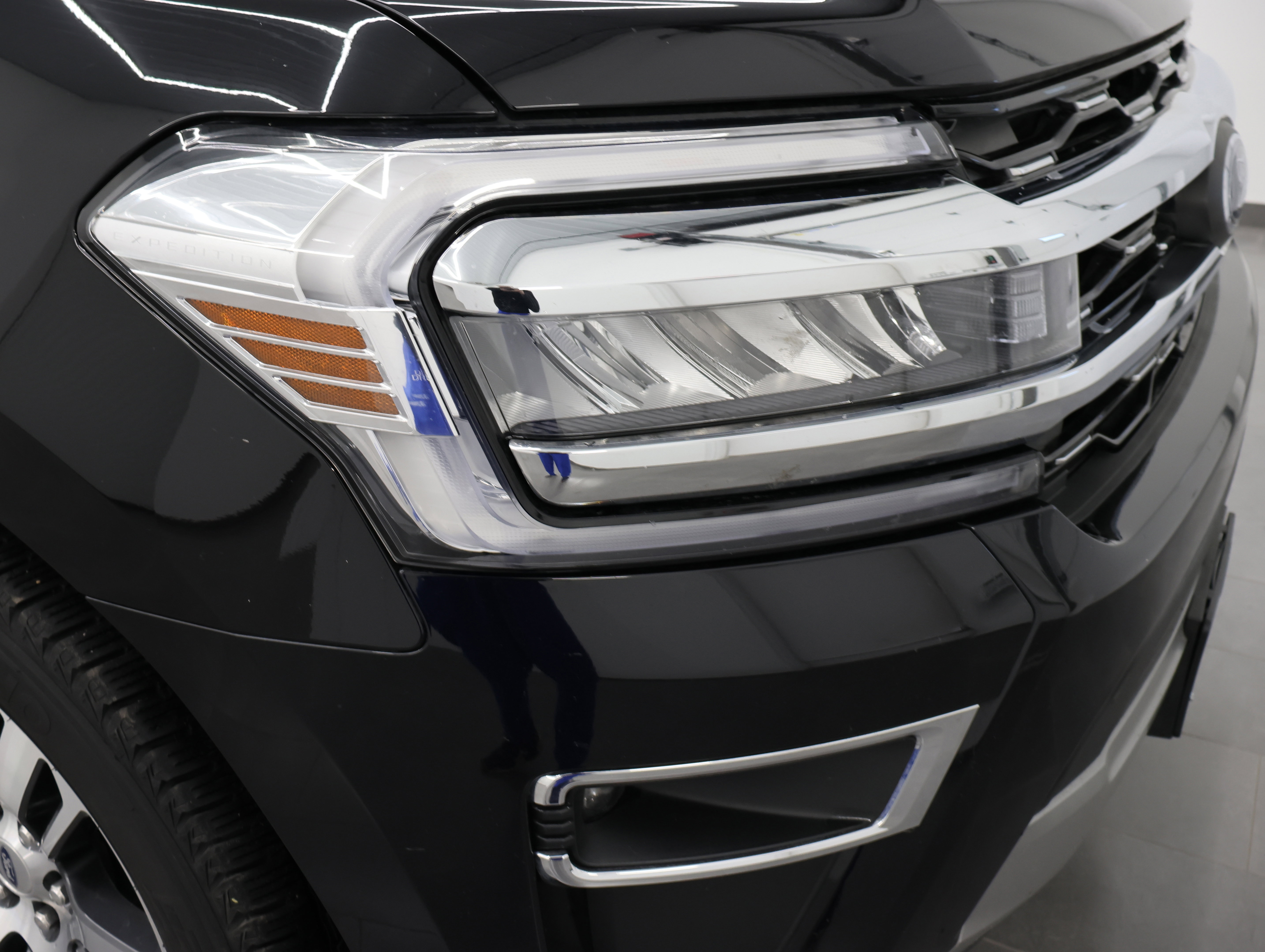 Used 2023 Ford Expedition Max Limited image 24