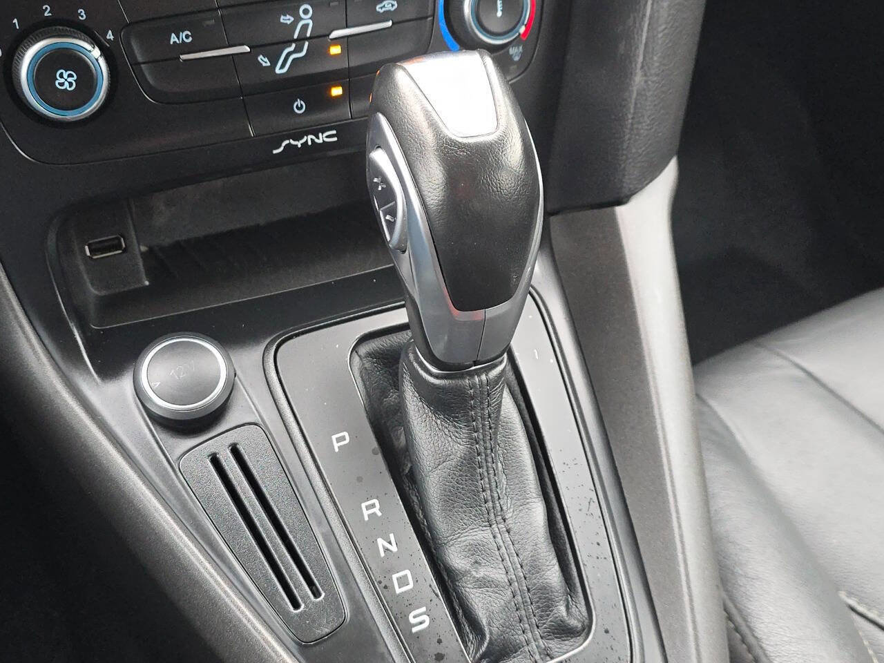 Used 2016 Ford Focus SE w/ Equipment Group 201A image 29