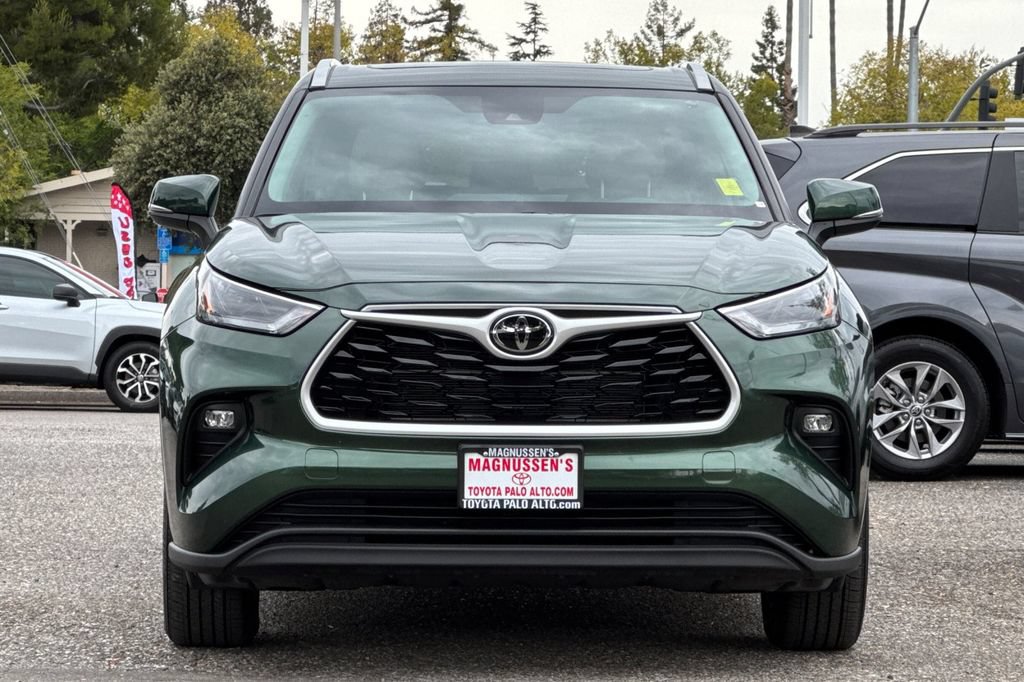 Certified 2025 Toyota Highlander XLE AWD/4WD image 8
