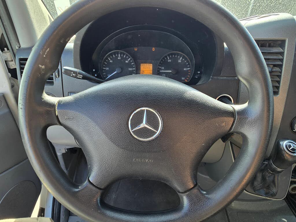 Used 2014 Mercedes-Benz Sprinter 2500 image 17