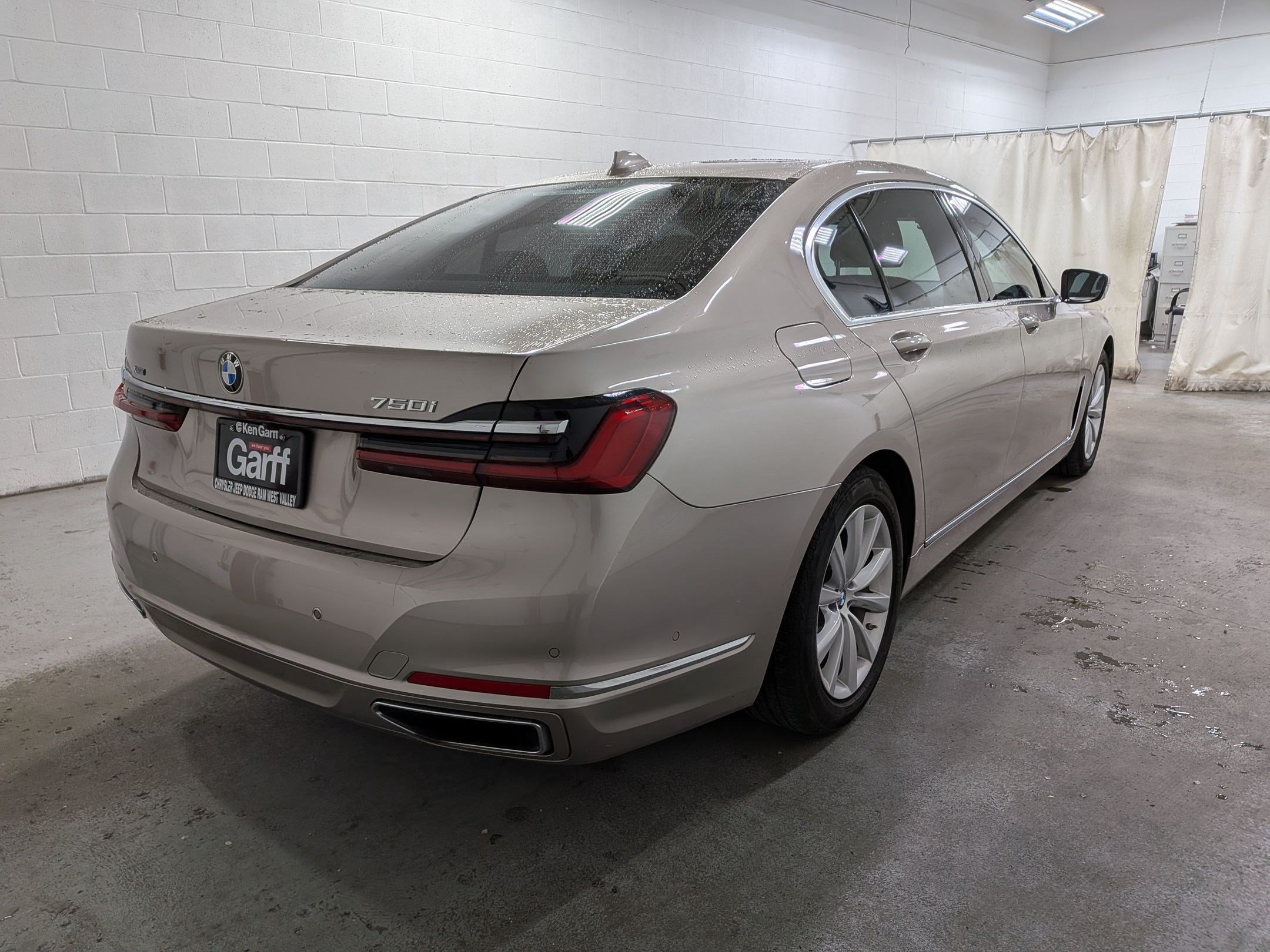 Used 2020 BMW 750i xDrive w/ Interior Design Package AWD/4WD image 7