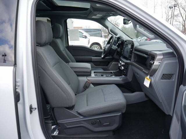 New 2025 Ford F150 XLT w/ Equipment Group 303A High image 28