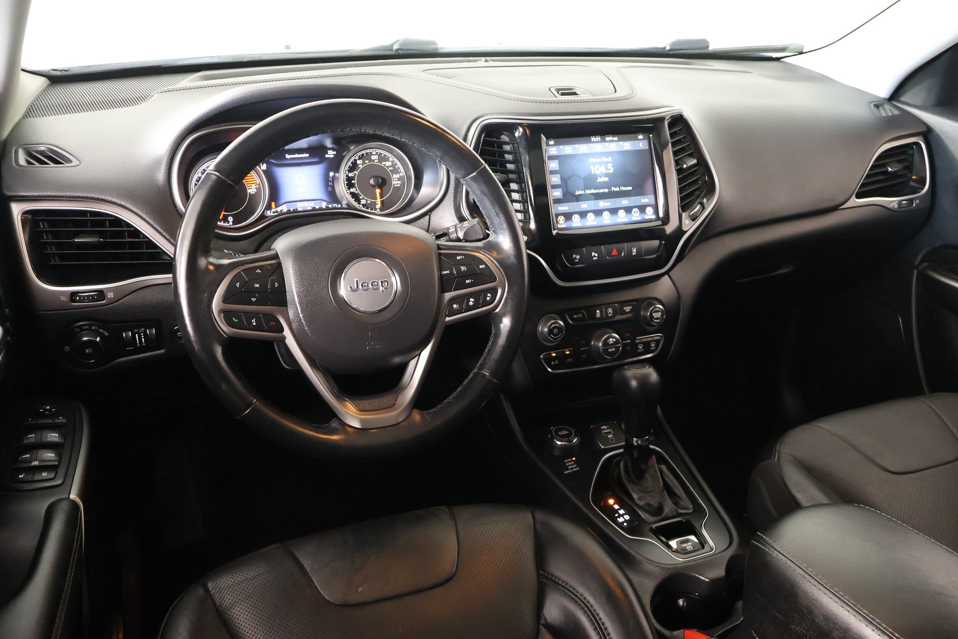 Used 2021 Jeep Cherokee Limited AWD/4WD image 2