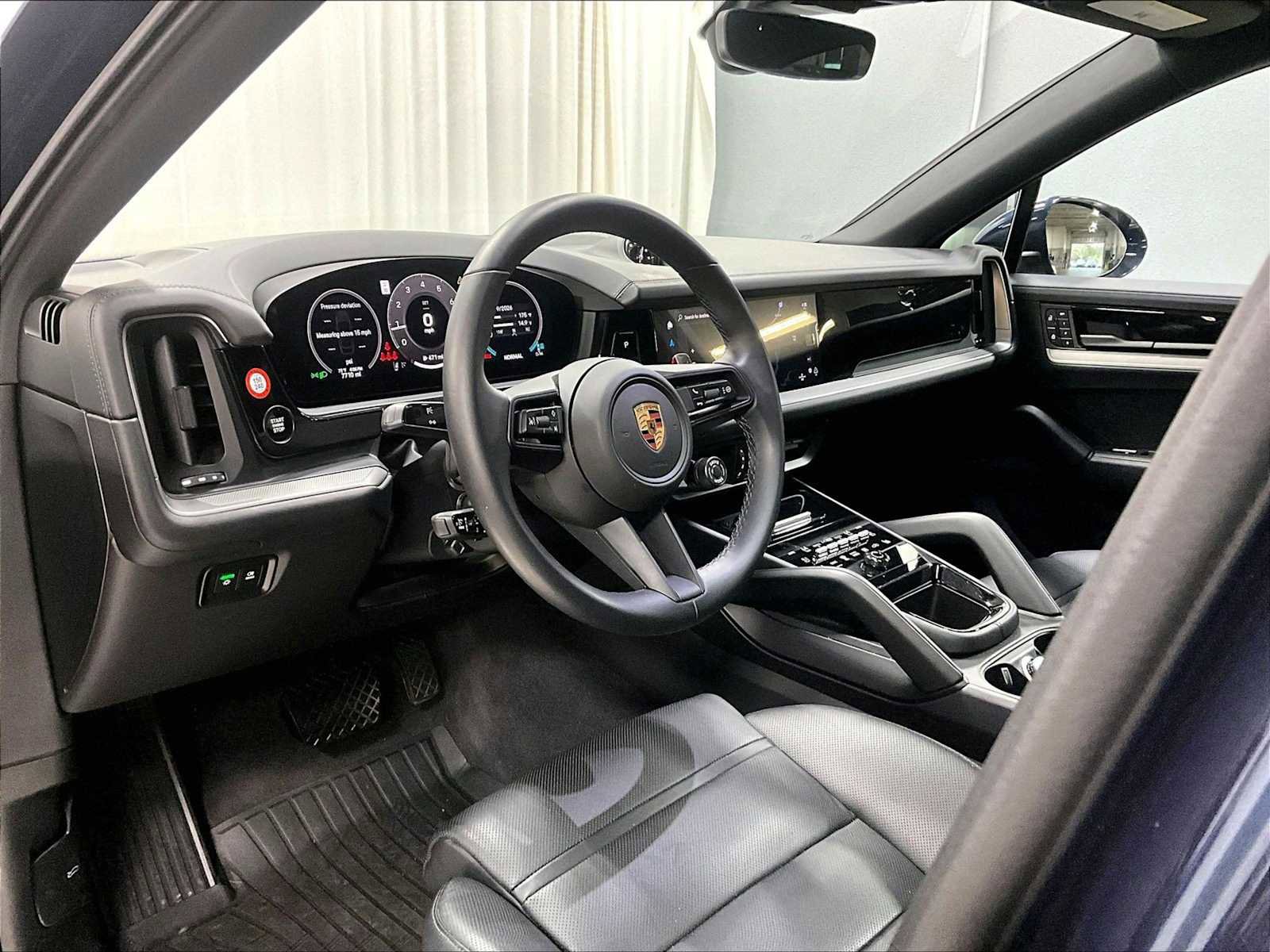 Used 2025 Porsche Cayenne Coupe image 7