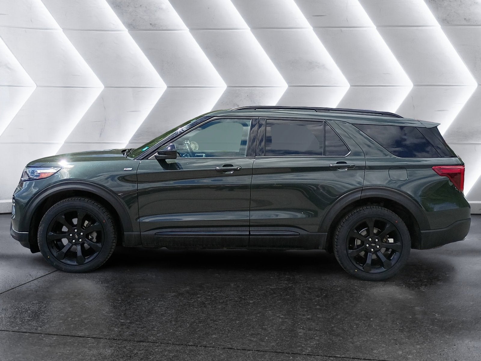 Used 2022 Ford Explorer ST-Line w/ Class IV Trailer Tow Package AWD/4WD image 3