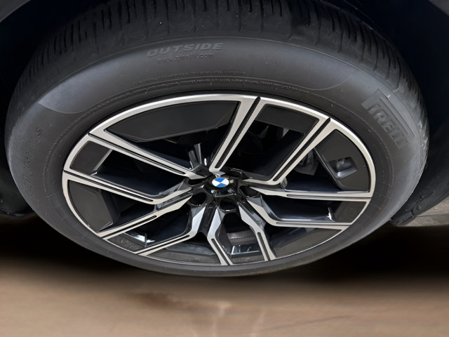 Used 2025 BMW 740i xDrive AWD/4WD image 10