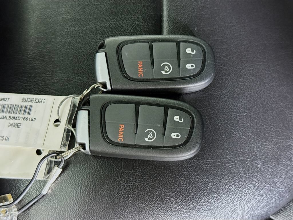 Used 2021 Jeep Cherokee Latitude Plus AWD/4WD image 32