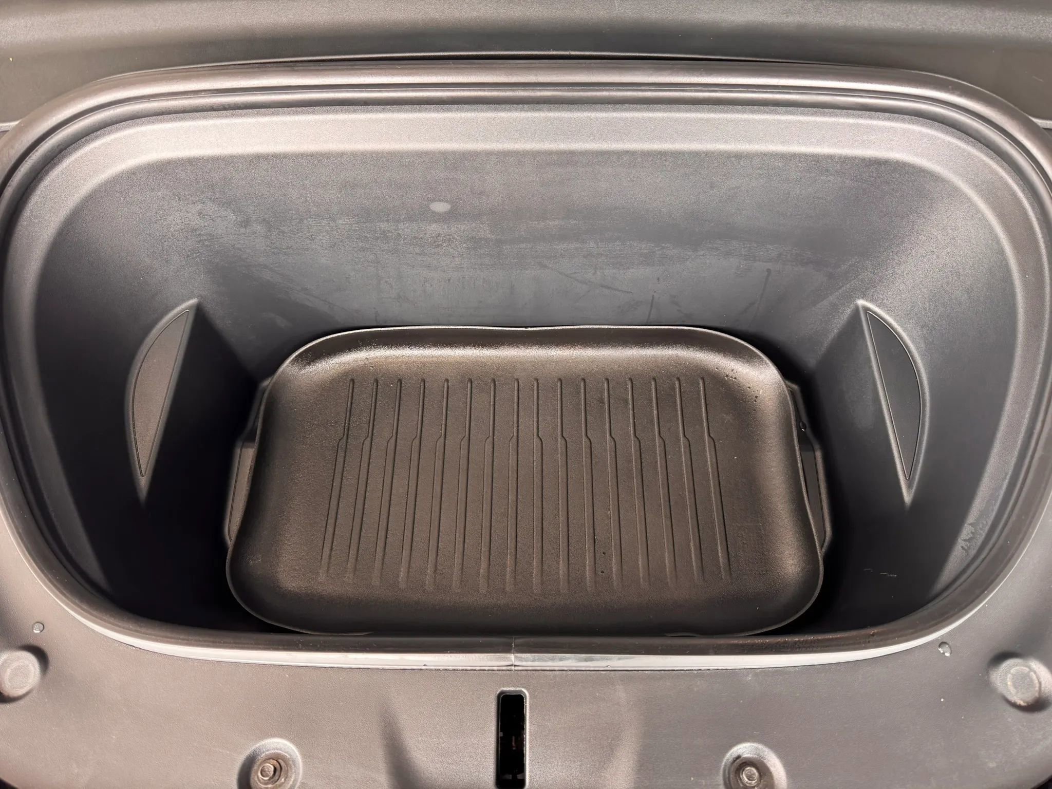 Used 2022 Tesla Model Y Long Range image 39