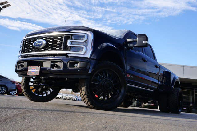 Used 2025 Ford F450 Platinum w/ FX4 Off-Road Package image 69