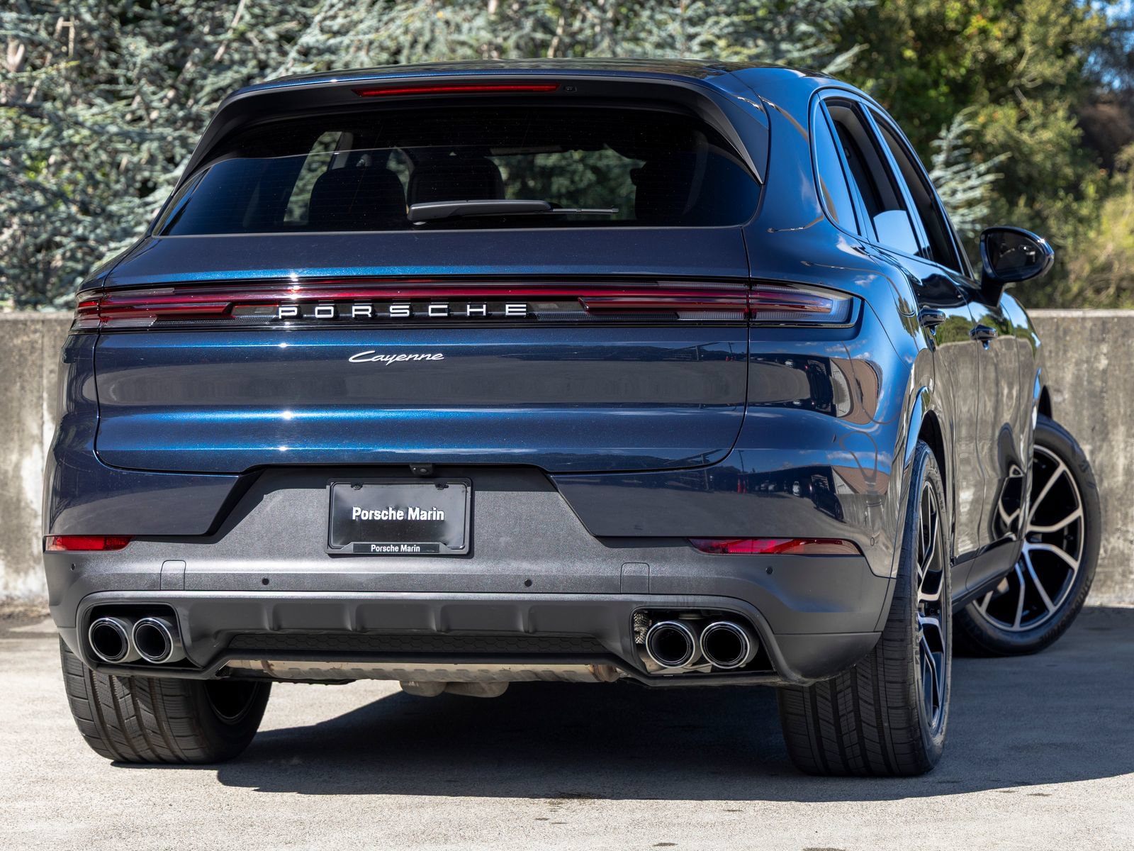 Certified 2025 Porsche Cayenne AWD/4WD image 11