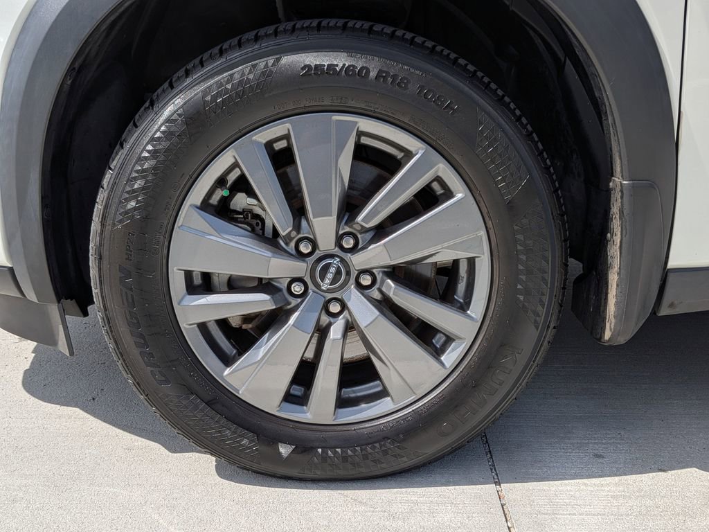 Used 2024 Nissan Pathfinder SV image 9