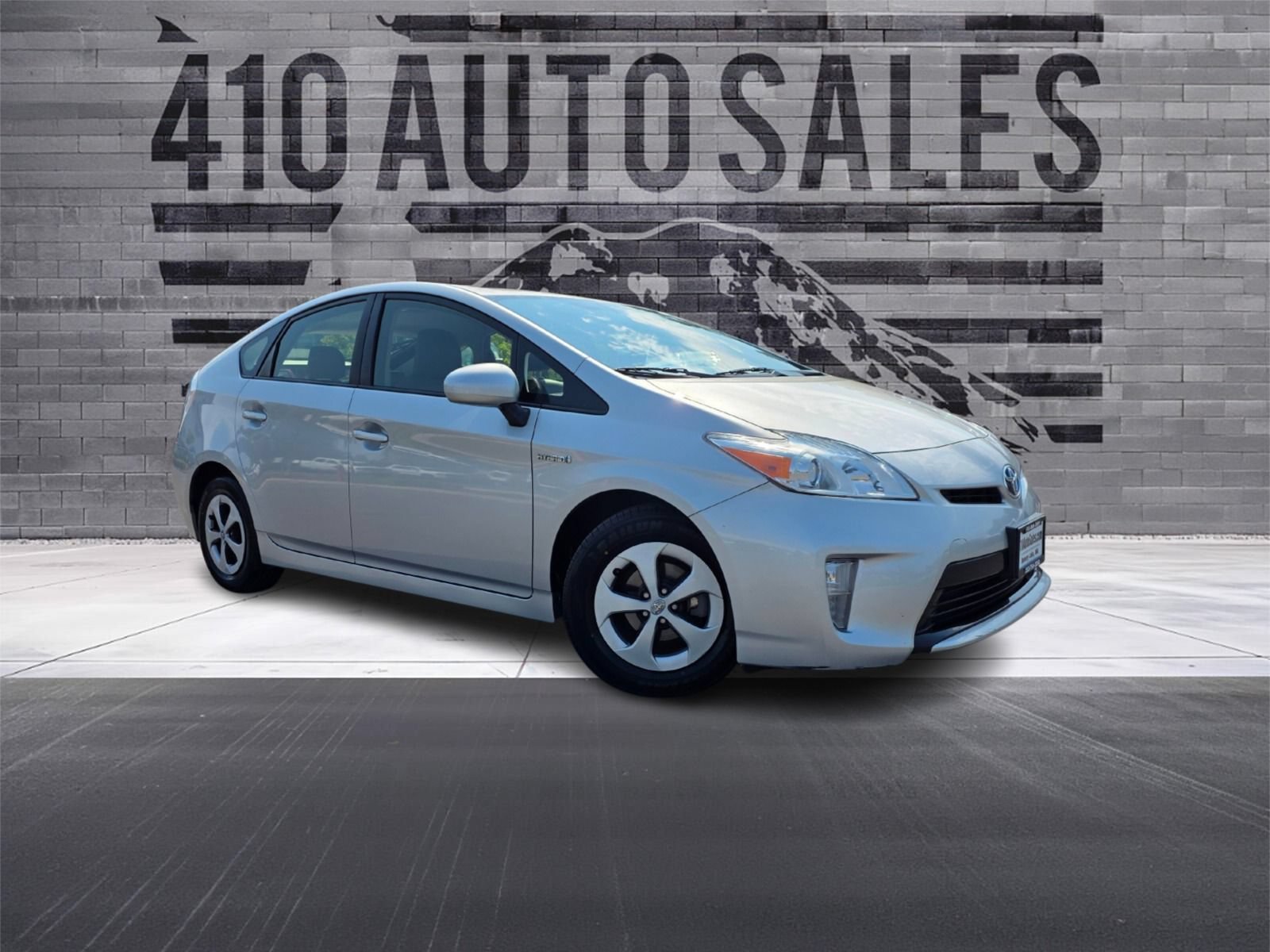 Used 2014 Toyota Prius Four FWD image 1