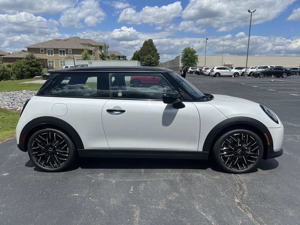 New 2025 MINI Cooper S image 4
