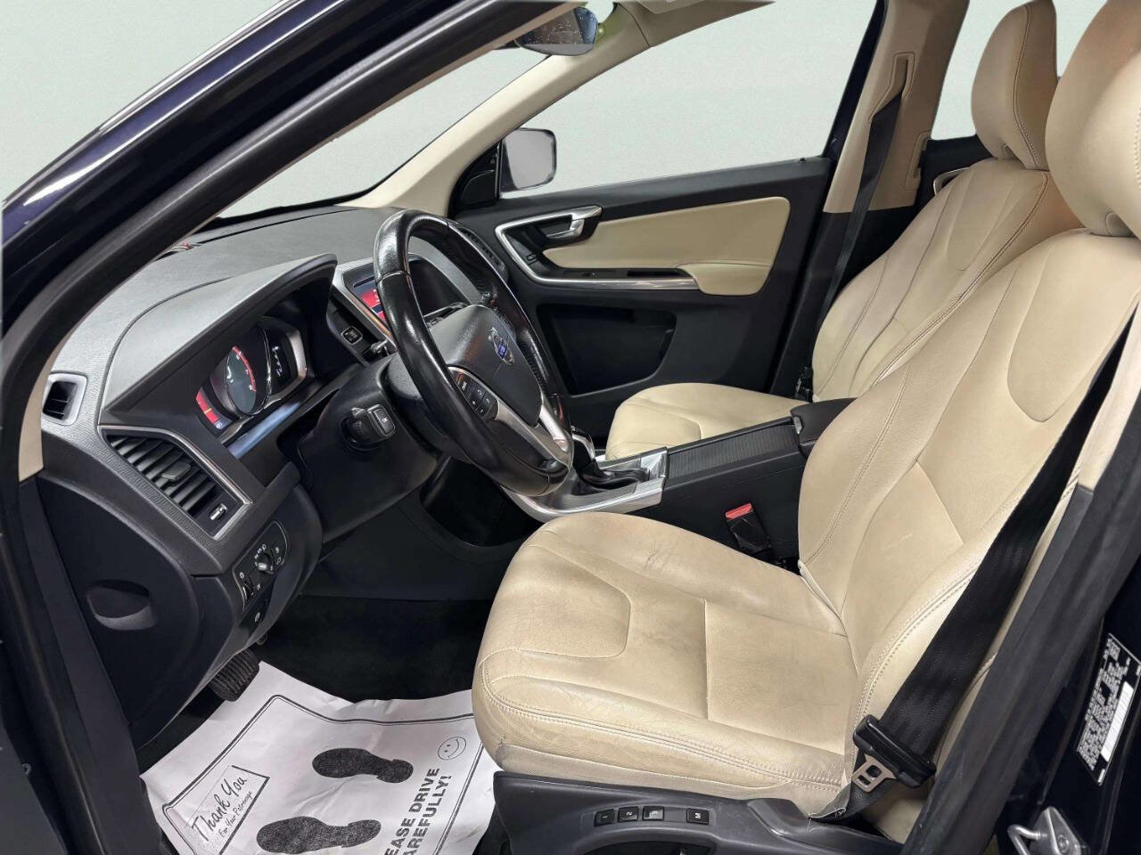 Used 2016 Volvo XC60 T6 w/ Proximity Package AWD/4WD image 12