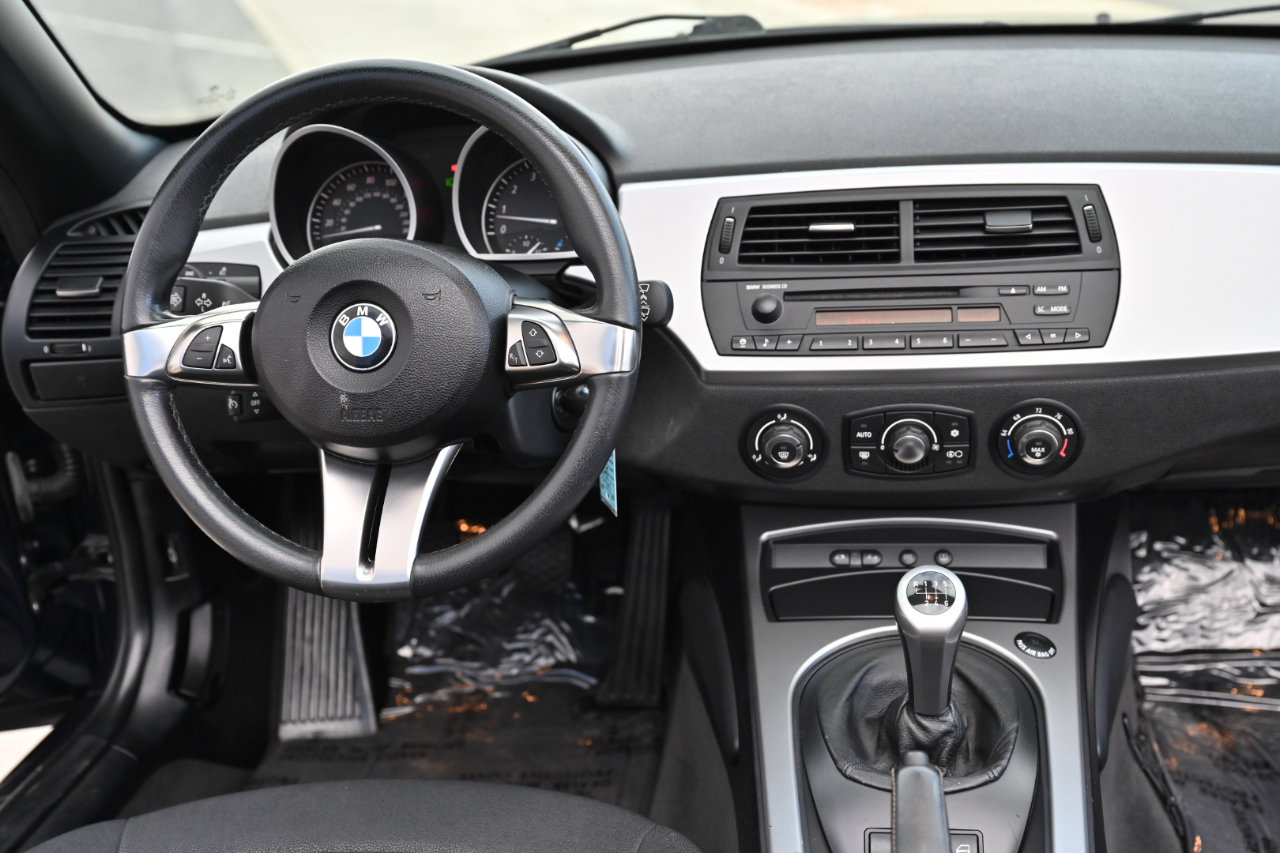 Used 2007 BMW Z4 3.0i RWD image 23