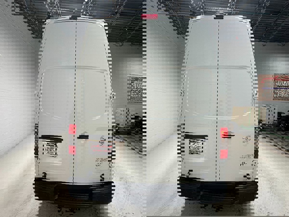 Used 2014 Nissan NV 2500 SV image 7