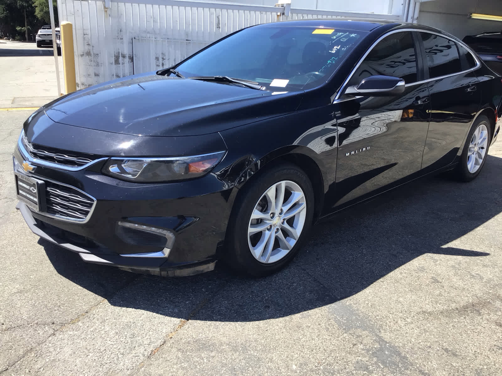 Used 2018 Chevrolet Malibu LT FWD image 2