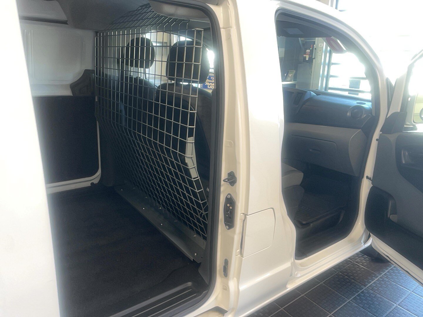 Used 2020 Nissan NV200 SV w/ Back Door Glass Package FWD image 8