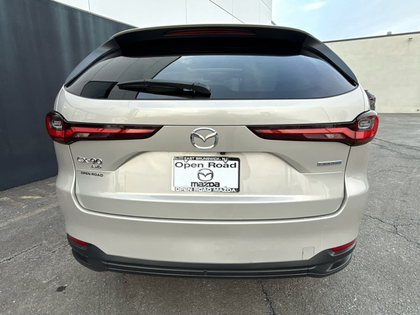 Used 2024 MAZDA CX-90 Plug-In Hybrid w/ Preferred image 5