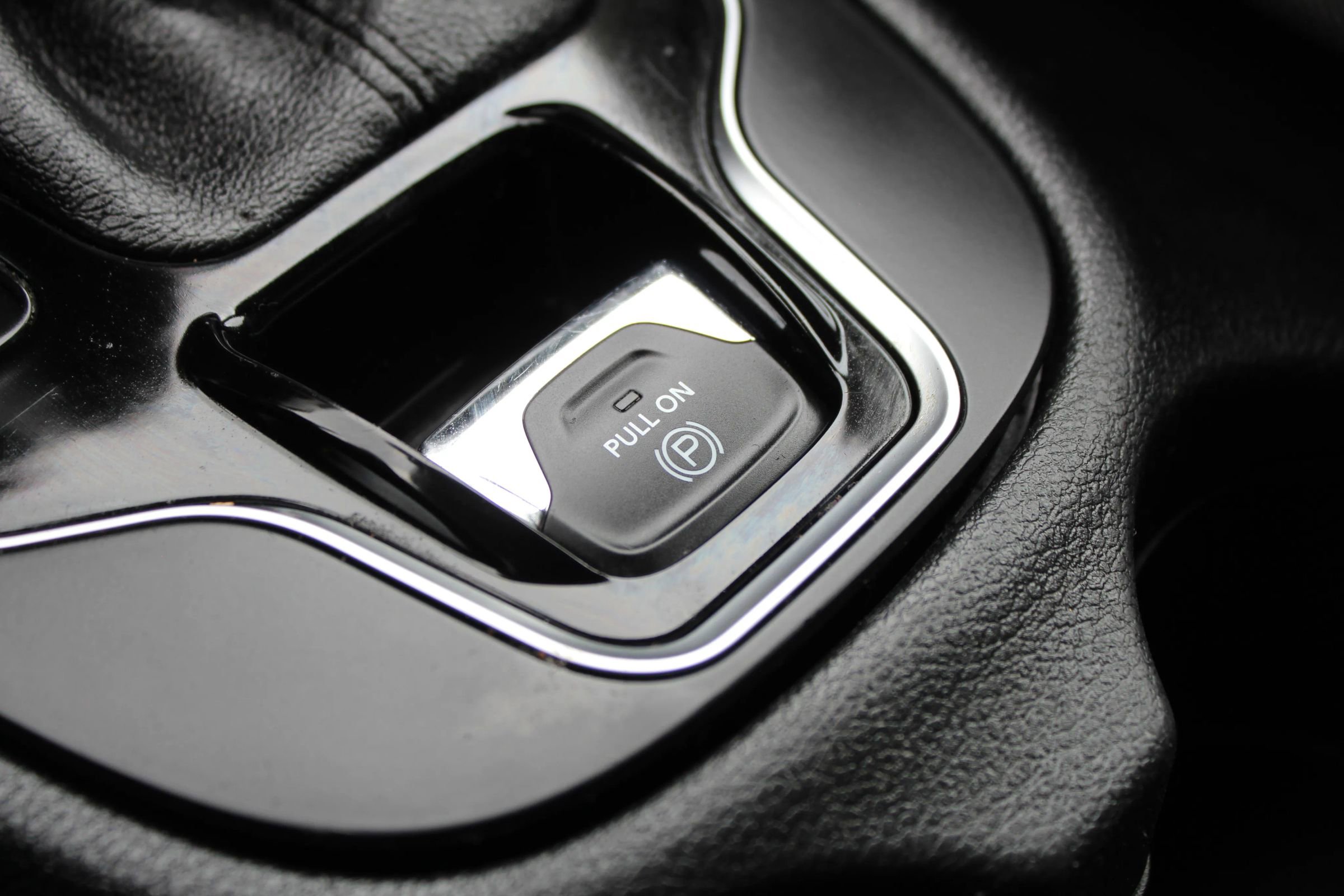 Used 2019 Jeep Cherokee Limited image 29